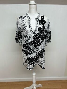 NWT. Swimsuit Lacey cover up Size 1X